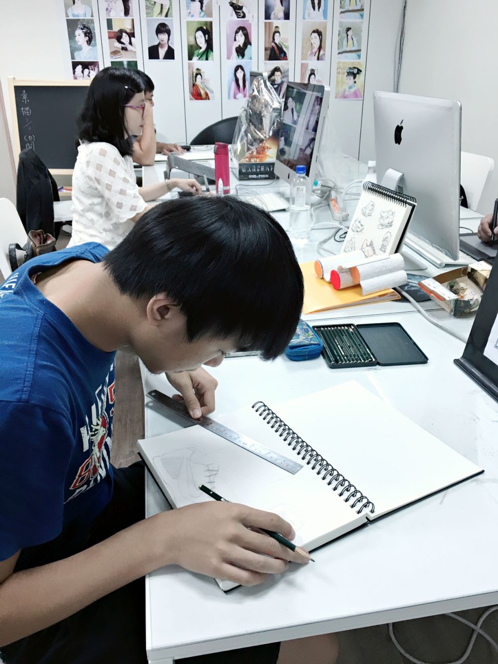 商業設計、商業攝影、工業設計、數位修圖、美工設計、聯成，巨匠，易禧，赫綵，雅涵畫室